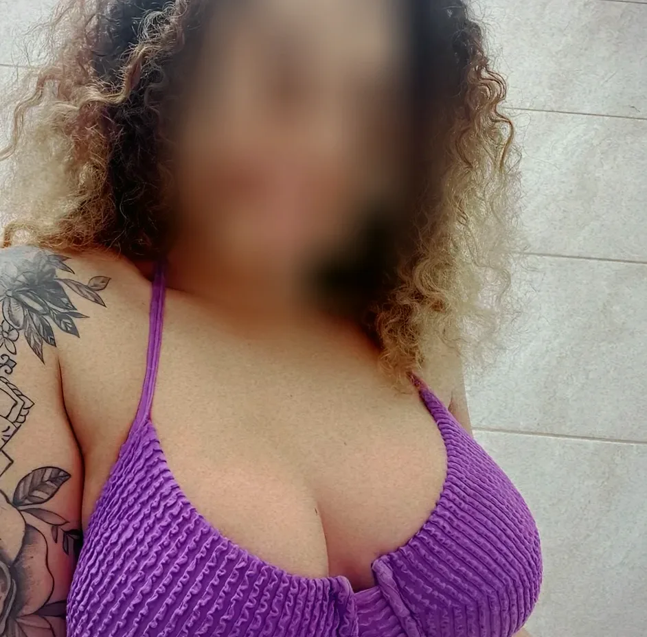 Emily, 32