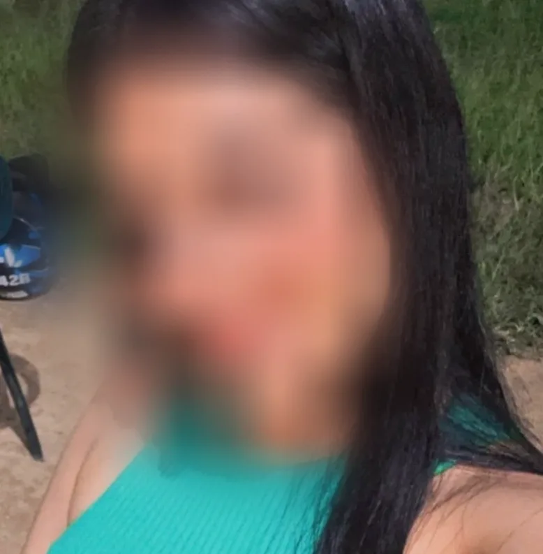 Lilly, 20