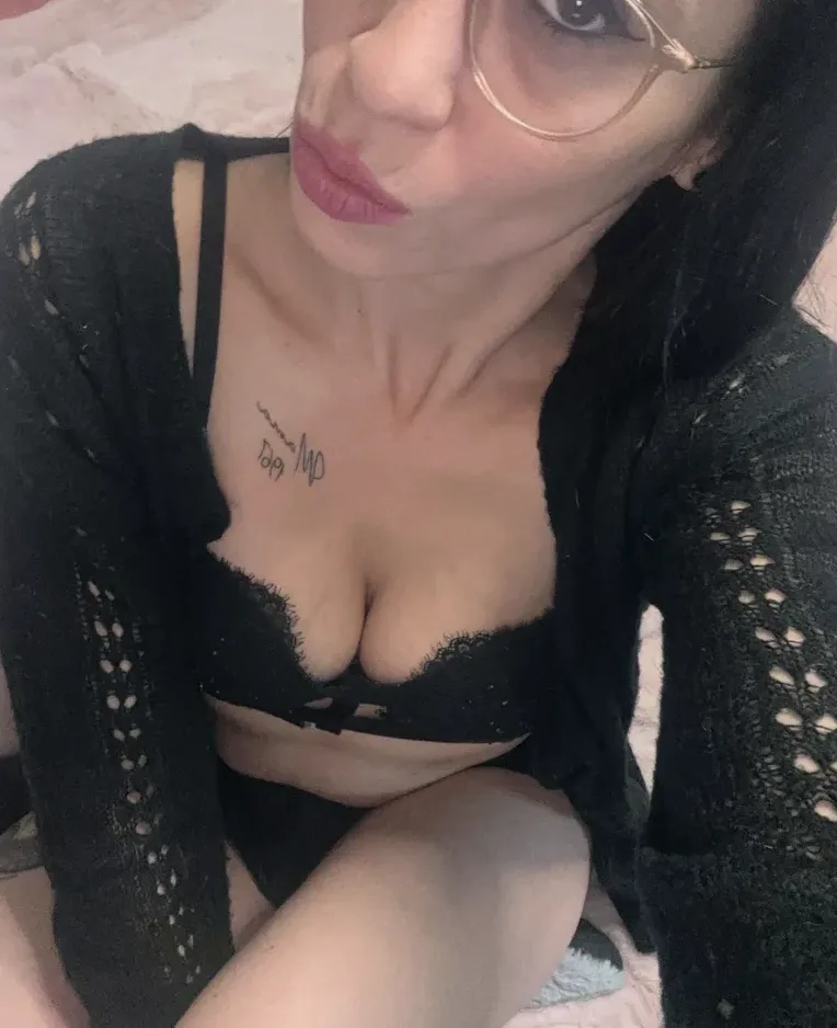 Sarah, 31